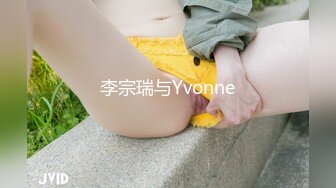 【新片速遞】中性打扮短发眼镜美女，没穿内裤玻璃黄瓜爆插小穴，掰开紧致嫩穴捅入，没搞几下流出白浆，插得娇喘低吟很是诱人[642MB/MP4/00:51:37]