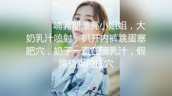 好久不见的漂亮女友 还没到床上就先在玄关搞起来了