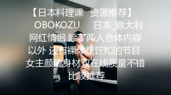 把女友按在电脑桌上狂干至高潮