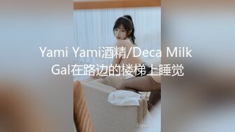 李老湿勾搭按摩店小妹，不正规的按摩为了大哥的鸡巴，衣服都没脱就干上了，小哥持久力很强小骚逼给撸射