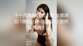 【电报群翻车王】带一手的金饰的熟女正高兴的和老情人发信息呢，你一来被吓掉半个魂