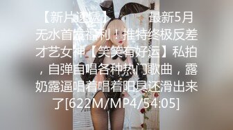 ✿清纯反差小萝莉『zoey』跟主人偷偷在停车场做爱，不敢叫大声，小狗被后入，小狗的屁屁都是主人的巴掌印