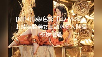 健身房里约站女教练